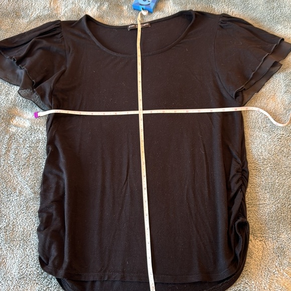 Kim and Cami M Black t shirt - Picture 5 of 5